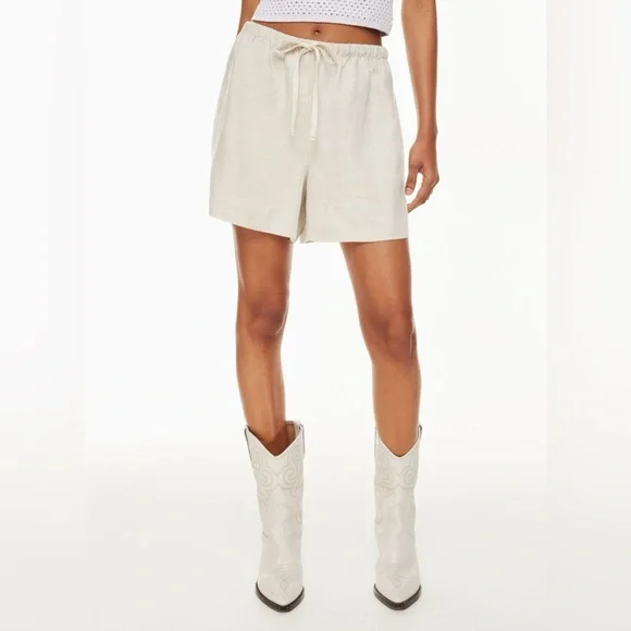 New Aritzia WILFRED Omnia Linen Shorts in Natural Ecru size Medium SOLD - Picture 2 of 15